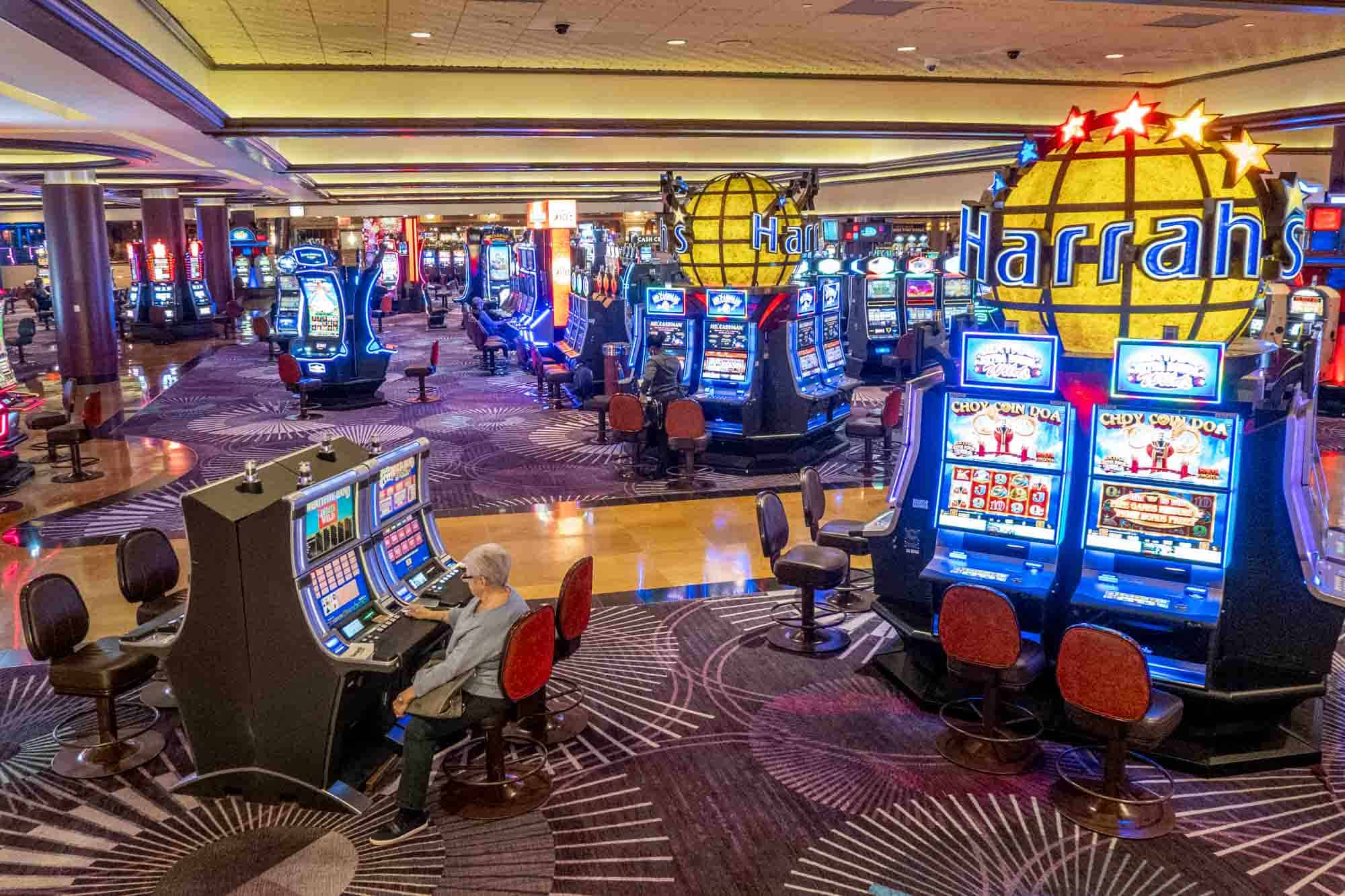 Slot Makinelerinde Strateji ve İddialarda Bulunma